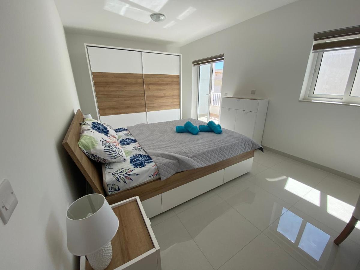 Sunshine Apartments Mellieha - Modern Two Bedroom Penthouse With Terrace Exteriör bild