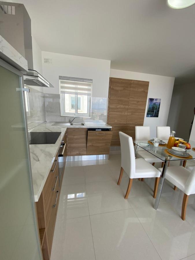 Sunshine Apartments Mellieha - Modern Two Bedroom Penthouse With Terrace Exteriör bild