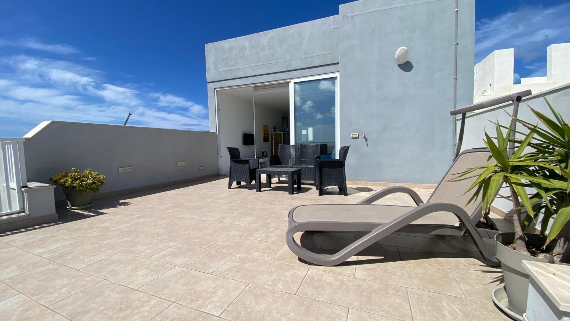 Sunshine Apartments Mellieha - Modern Two Bedroom Penthouse With Terrace Exteriör bild