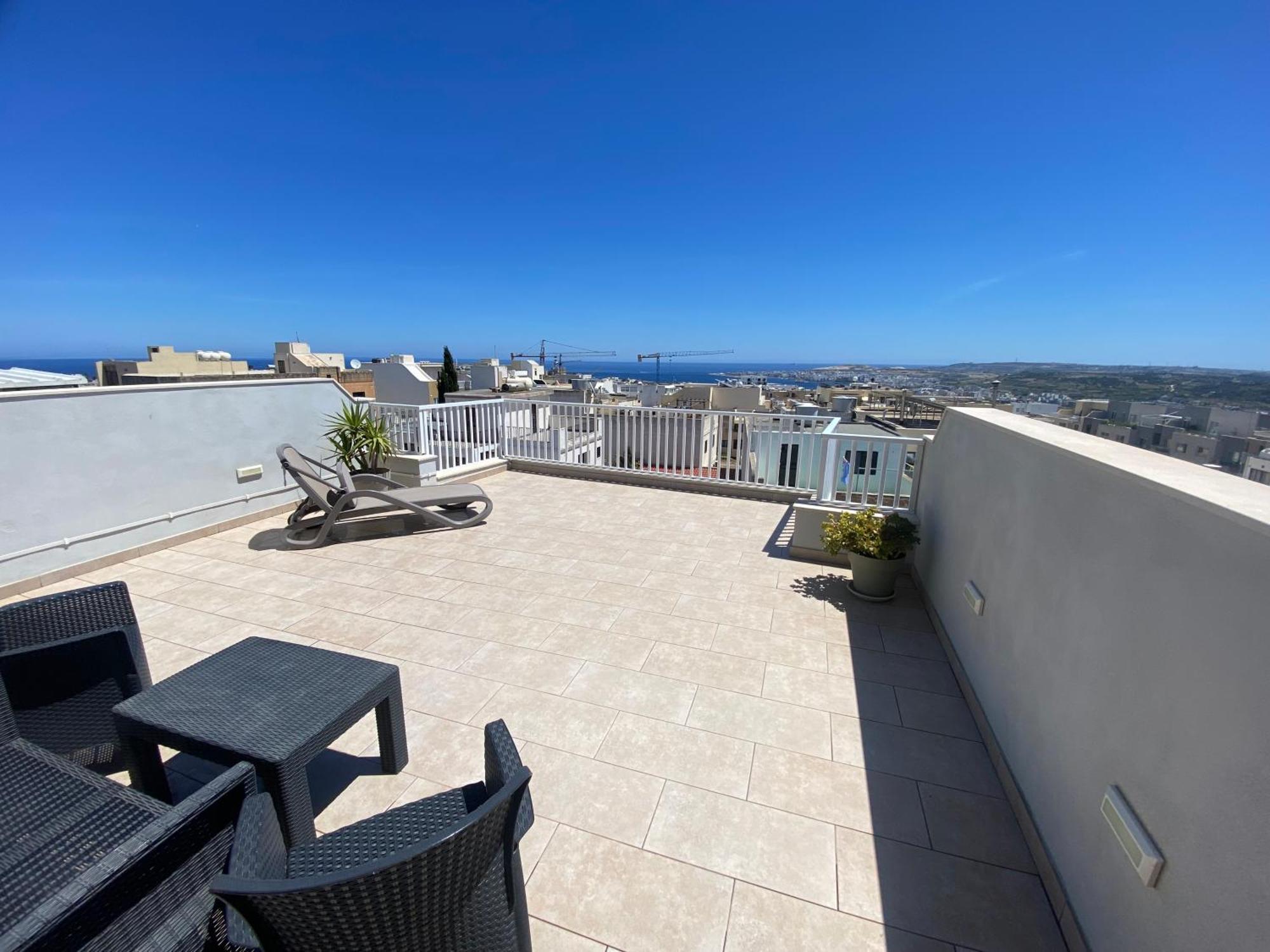 Sunshine Apartments Mellieha - Modern Two Bedroom Penthouse With Terrace Exteriör bild